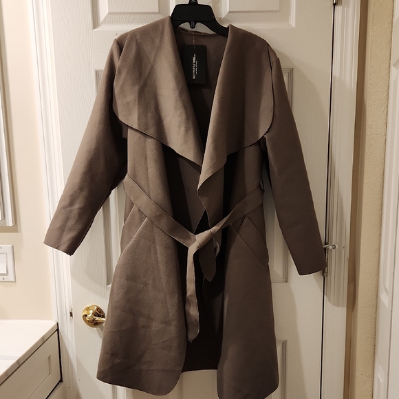 PrettyLittleThing Jackets & Blazers - NWT Pretty Little Thing Chic Italian Women's Belted Trench Coat Brown Size M/L